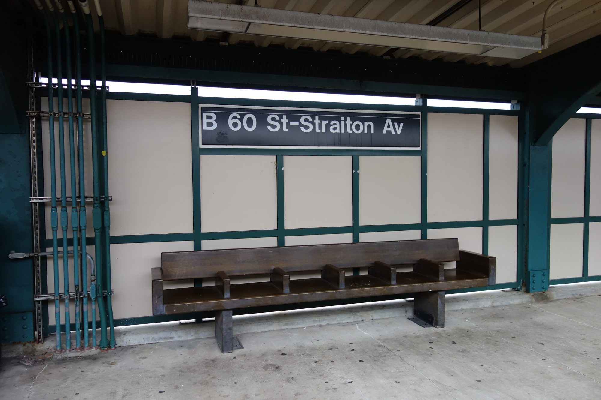 Beach 60th Street–Straiton Avenue station