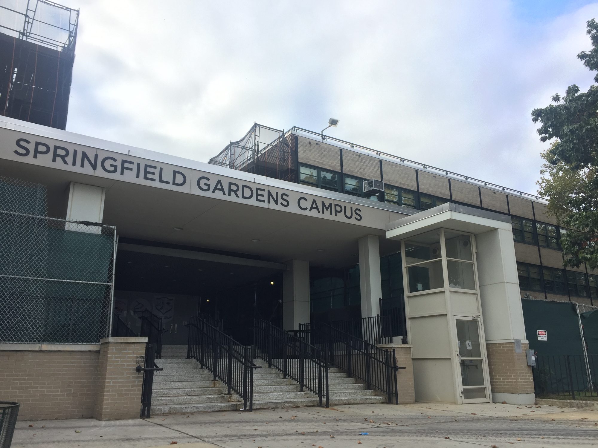 The Springfield Gardens Educational Campus building on Springfield Boulevard in Springfield Gardens, Queens.